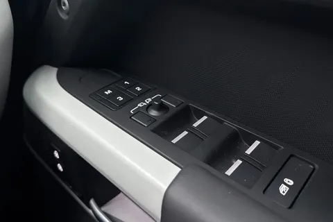 KJ24AHD Land Rover Defender 110 2.0 P400e X-Dynamic HSE 5dr Thumbnail #27