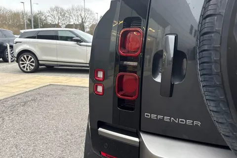 KJ24AHD Land Rover Defender 110 2.0 P400e X-Dynamic HSE 5dr Thumbnail #28