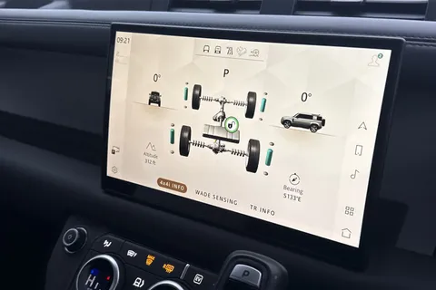 KJ24AHD Land Rover Defender 110 2.0 P400e X-Dynamic HSE 5dr Thumbnail #41