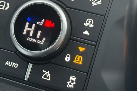 KJ24AHD Land Rover Defender 110 2.0 P400e X-Dynamic HSE 5dr Thumbnail #44