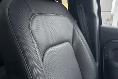 KJ24AHD Land Rover Defender 110 2.0 P400e X-Dynamic HSE 5dr Thumbnail #52