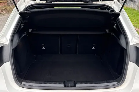 SK68GVC Mercedes-Benz A Class 1.3 A200 AMG Line 7G-DCT Euro 6 (s/s) 5dr Thumbnail #7