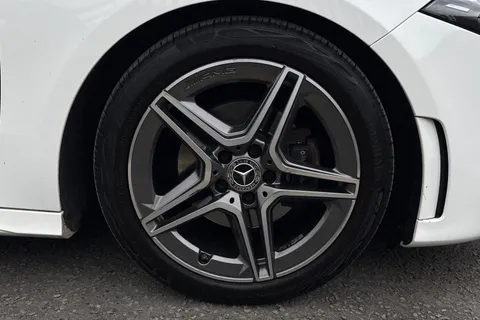 SK68GVC Mercedes-Benz A Class 1.3 A200 AMG Line 7G-DCT Euro 6 (s/s) 5dr Thumbnail #11