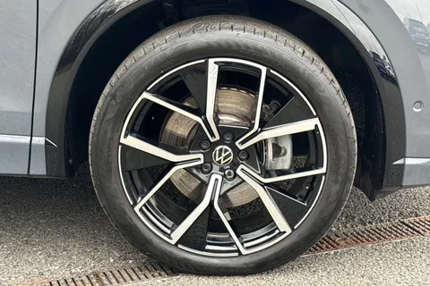 10 of 52 for Volkswagen Tiguan 1.5 TSI eHybrid 19.7kWh R-Line DSG Euro 6 (s/s) 5dr