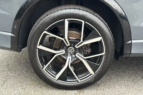 11 of 52 for Volkswagen Tiguan 1.5 TSI eHybrid 19.7kWh R-Line DSG Euro 6 (s/s) 5dr