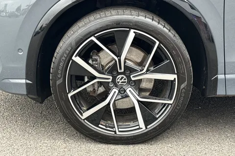 13 of 52 for Volkswagen Tiguan 1.5 TSI eHybrid 19.7kWh R-Line DSG Euro 6 (s/s) 5dr