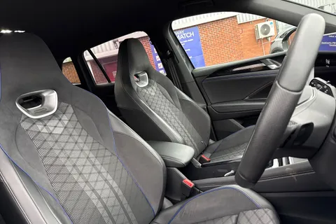 24 of 52 for Volkswagen Tiguan 1.5 TSI eHybrid 19.7kWh R-Line DSG Euro 6 (s/s) 5dr