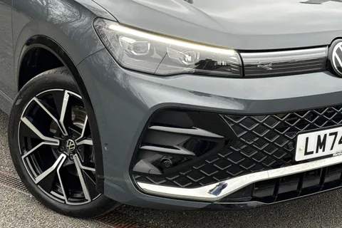 25 of 52 for Volkswagen Tiguan 1.5 TSI eHybrid 19.7kWh R-Line DSG Euro 6 (s/s) 5dr