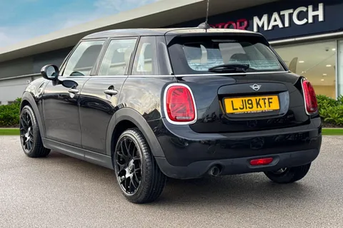 LJ19KTF Mini Hatch 1.5 One Classic Steptronic Euro 6 (s/s) 5dr Thumbnail #3