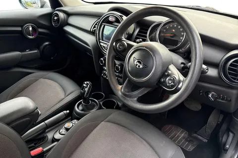 LJ19KTF Mini Hatch 1.5 One Classic Steptronic Euro 6 (s/s) 5dr Thumbnail #15