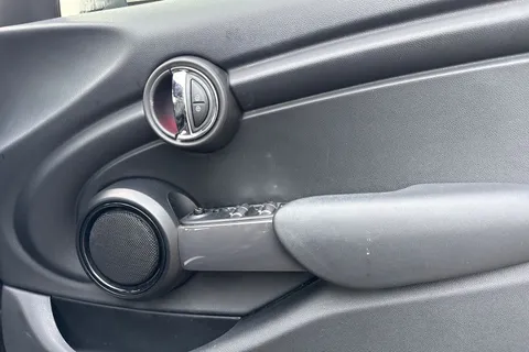 LJ19KTF Mini Hatch 1.5 One Classic Steptronic Euro 6 (s/s) 5dr Thumbnail #22