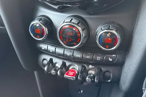 LJ19KTF Mini Hatch 1.5 One Classic Steptronic Euro 6 (s/s) 5dr Thumbnail #23