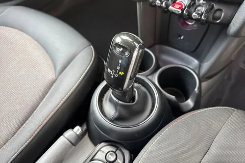 LJ19KTF Mini Hatch 1.5 One Classic Steptronic Euro 6 (s/s) 5dr Thumbnail #24