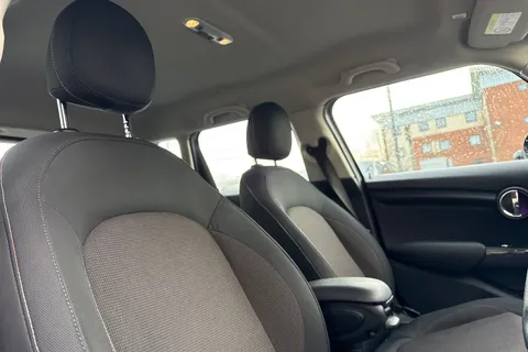 LJ19KTF Mini Hatch 1.5 One Classic Steptronic Euro 6 (s/s) 5dr Thumbnail #25