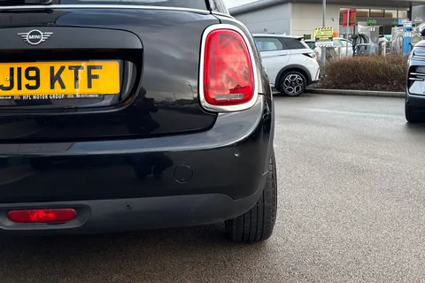 LJ19KTF Mini Hatch 1.5 One Classic Steptronic Euro 6 (s/s) 5dr Thumbnail #26