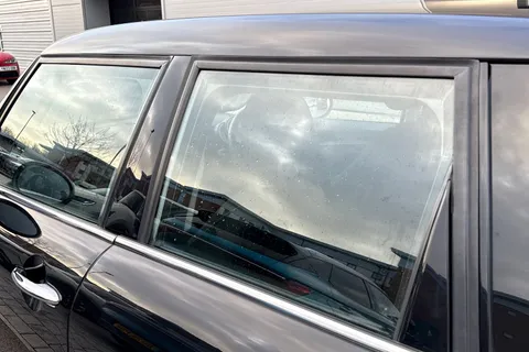 LJ19KTF Mini Hatch 1.5 One Classic Steptronic Euro 6 (s/s) 5dr Thumbnail #30