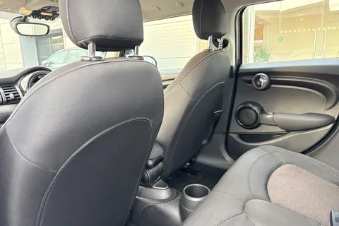 LJ19KTF Mini Hatch 1.5 One Classic Steptronic Euro 6 (s/s) 5dr Thumbnail #33