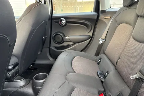 LJ19KTF Mini Hatch 1.5 One Classic Steptronic Euro 6 (s/s) 5dr Thumbnail #34