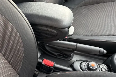 LJ19KTF Mini Hatch 1.5 One Classic Steptronic Euro 6 (s/s) 5dr Thumbnail #39