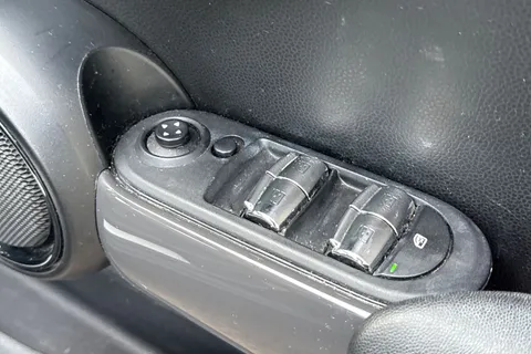 LJ19KTF Mini Hatch 1.5 One Classic Steptronic Euro 6 (s/s) 5dr Thumbnail #41