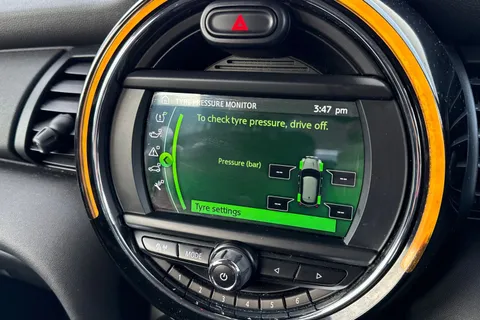 LJ19KTF Mini Hatch 1.5 One Classic Steptronic Euro 6 (s/s) 5dr Thumbnail #52