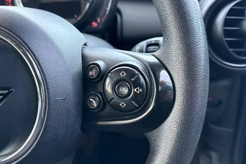 LJ19KTF Mini Hatch 1.5 One Classic Steptronic Euro 6 (s/s) 5dr Thumbnail #58