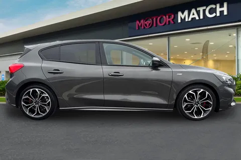 CN20UJJ Ford Focus 1.5 EcoBlue ST-Line X Auto Euro 6 (s/s) 5dr Thumbnail #4