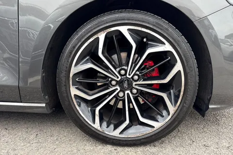 CN20UJJ Ford Focus 1.5 EcoBlue ST-Line X Auto Euro 6 (s/s) 5dr Thumbnail #8