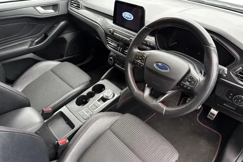 CN20UJJ Ford Focus 1.5 EcoBlue ST-Line X Auto Euro 6 (s/s) 5dr Thumbnail #9