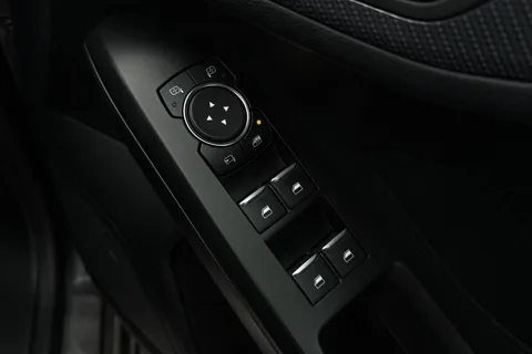 CN20UJJ Ford Focus 1.5 EcoBlue ST-Line X Auto Euro 6 (s/s) 5dr Thumbnail #19