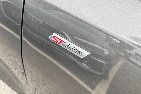 CN20UJJ Ford Focus 1.5 EcoBlue ST-Line X Auto Euro 6 (s/s) 5dr Thumbnail #28