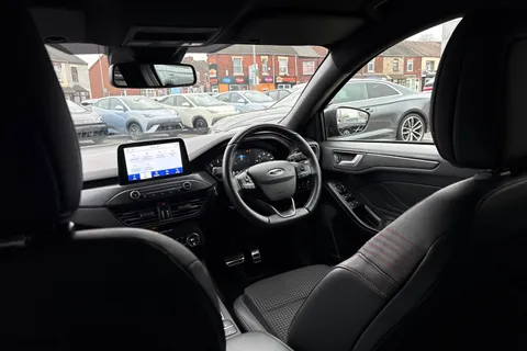 CN20UJJ Ford Focus 1.5 EcoBlue ST-Line X Auto Euro 6 (s/s) 5dr Thumbnail #36