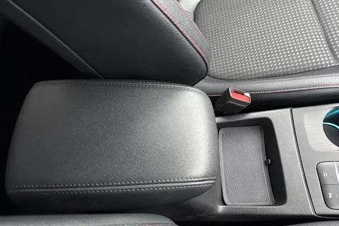 CN20UJJ Ford Focus 1.5 EcoBlue ST-Line X Auto Euro 6 (s/s) 5dr Thumbnail #49