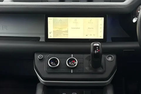 KS73YPE Land Rover Defender 110 3.0 D250 SE 5dr Thumbnail #16
