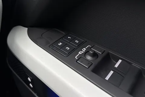 KS73YPE Land Rover Defender 110 3.0 D250 SE 5dr Thumbnail #27