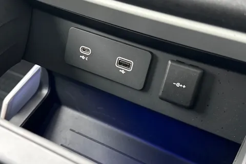 KS73YPE Land Rover Defender 110 3.0 D250 SE 5dr Thumbnail #46