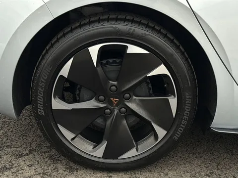  CUPRA Born e-Boost 59kWh V2 Auto 5dr Thumbnail #23