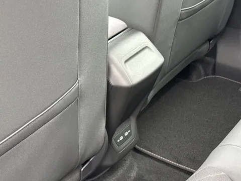  CUPRA Born e-Boost 59kWh V2 Auto 5dr Thumbnail #31