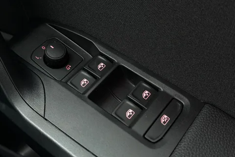 DC25EUH SEAT Arona 1.0 TSI FR DSG Euro 6 (s/s) 5dr Thumbnail #32