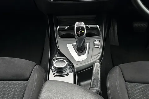 DV18YDE BMW 1 Series 2.0 120i M Sport Auto Euro 6 (s/s) 3dr Thumbnail #36