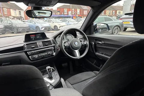 DV18YDE BMW 1 Series 2.0 120i M Sport Auto Euro 6 (s/s) 3dr Thumbnail #37