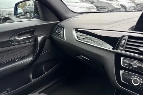 DV18YDE BMW 1 Series 2.0 120i M Sport Auto Euro 6 (s/s) 3dr Thumbnail #42