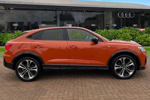 DF23WLZ Audi Q3 Black Edition 35 TFSI  150 PS S tronic Thumbnail #4