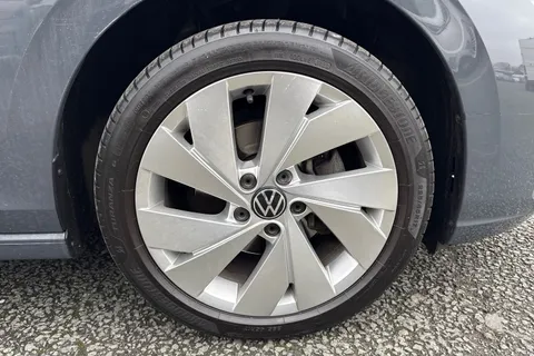 DG70HZA Volkswagen Golf 1.5 TSI 150 Style 5dr Thumbnail #11