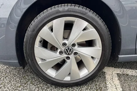 DG70HZA Volkswagen Golf 1.5 TSI 150 Style 5dr Thumbnail #13