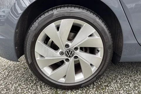 DG70HZA Volkswagen Golf 1.5 TSI 150 Style 5dr Thumbnail #14