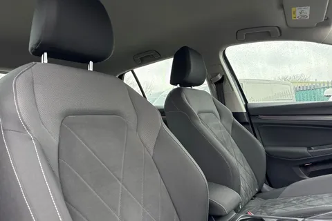 DG70HZA Volkswagen Golf 1.5 TSI 150 Style 5dr Thumbnail #25