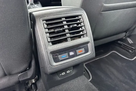 DG70HZA Volkswagen Golf 1.5 TSI 150 Style 5dr Thumbnail #36