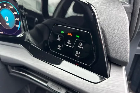 DG70HZA Volkswagen Golf 1.5 TSI 150 Style 5dr Thumbnail #38