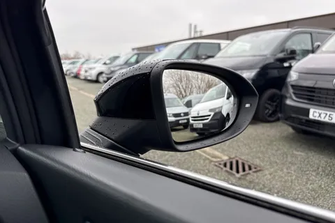 DG70HZA Volkswagen Golf 1.5 TSI 150 Style 5dr Thumbnail #39